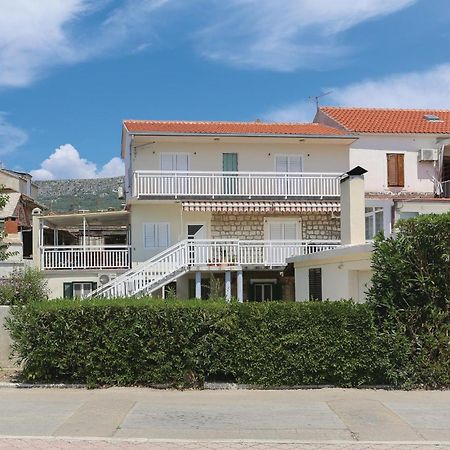 2 Bedroom Stunning Apartment In Kastel Kambelovac Kaštela Esterno foto